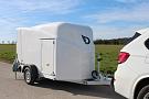 Debon Cargo 1300 Polyester wit + zijdeur / 1300kg