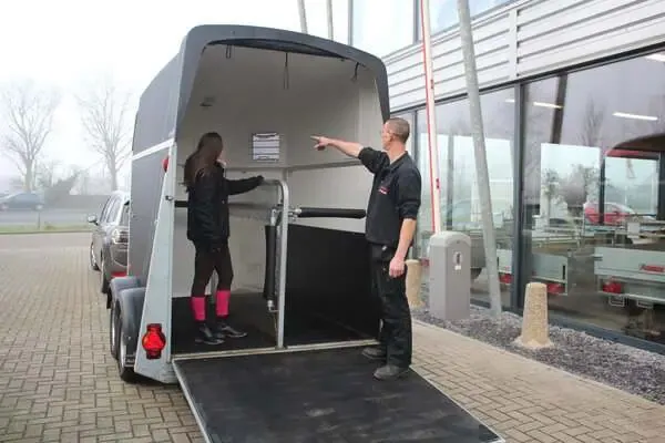 Waar moet u op letten bij het kopen van een paardentrailer?