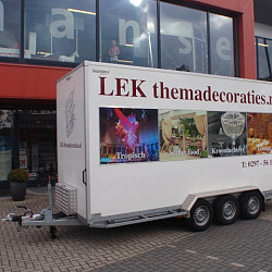 Aangepaste bloemenwagen