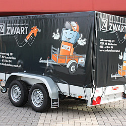 Bakwagen met bedrukte huif