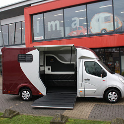Paardenvrachtwagen / automaat B-rijbewijs (3 pers)
