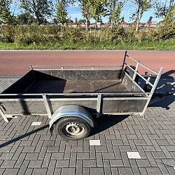 Hapert bakwagen - 1350kg - geremd