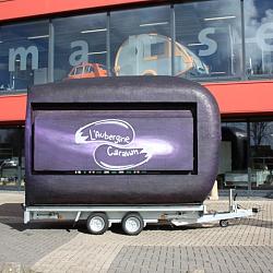 Reclamewagen voorzien van nieuw chassis