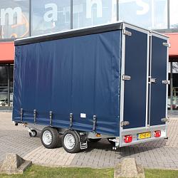 Plateauwagen met schuifhuifzeil