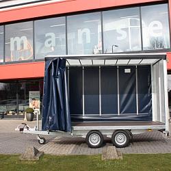 Plateauwagen met schuifhuifzeil