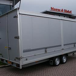 Humbaur gesloten wagen met grote zijklep
