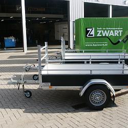 Bakwagen met bedrukte huif