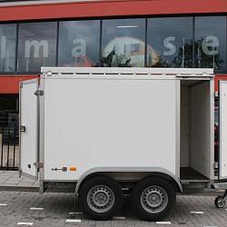 Hapert gesloten aanhangwagen
