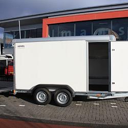 Henra gesloten bakwagen grote korting!!