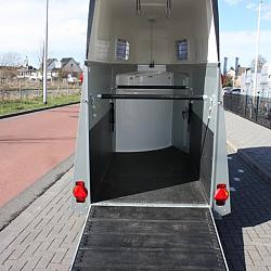 Humbaur Single 1.5 paards met zadelkamer 24