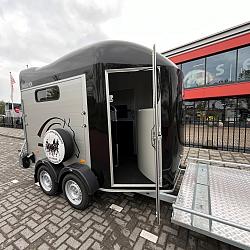 Koetsentrailer voor Menwagen