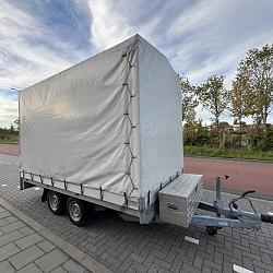 Henra plateauwagen met Huif
