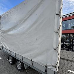 Henra plateauwagen met Huif