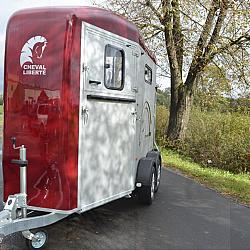 Cheval Liberté Touring Country Alu 2prds Vooruitloop  320x167x230cm 2000kg