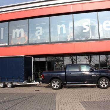 Plateauwagen met schuifhuifzeil