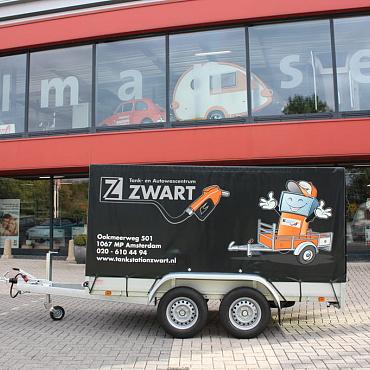 Bakwagen met bedrukte huif
