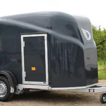Debon Cargo 1300 Polyester + zijdeur / 1300kg (in kleur)