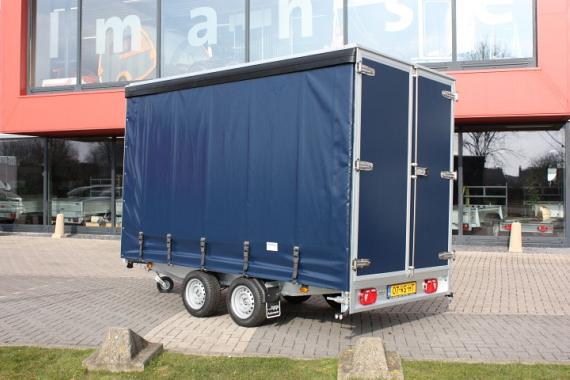 Plateauwagen met schuifhuifzeil