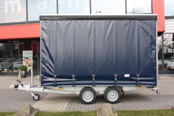 Plateauwagen met schuifhuifzeil
