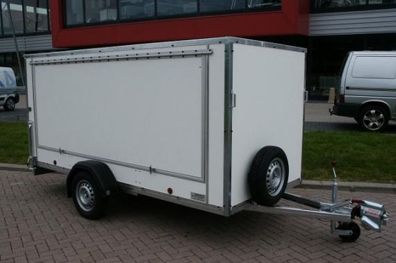 Surfplank gesloten aanhangwagen