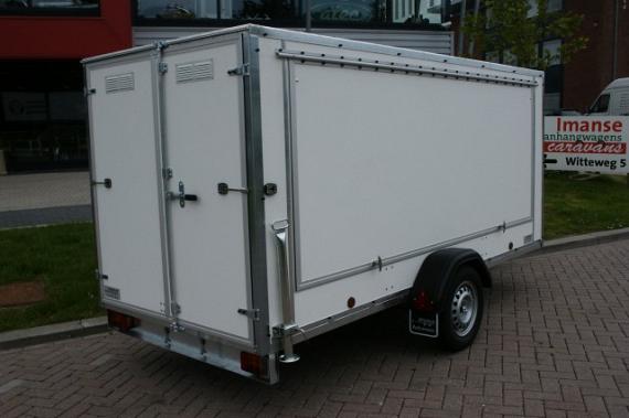 Surfplank gesloten aanhangwagen