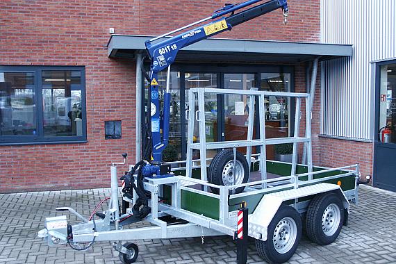 Bakwagen met laadkraan