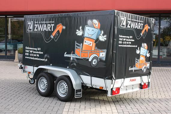Bakwagen met bedrukte huif