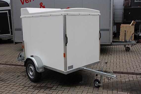 geslotenwagen met rol luik achterzijde