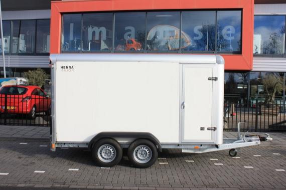 Henra gesloten bakwagen grote korting!!