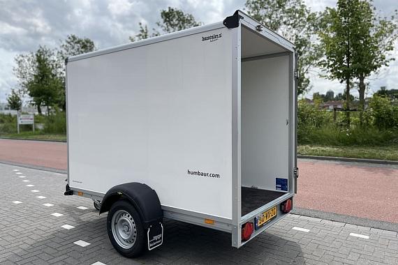Humbaur gesloten aanhangwagen
