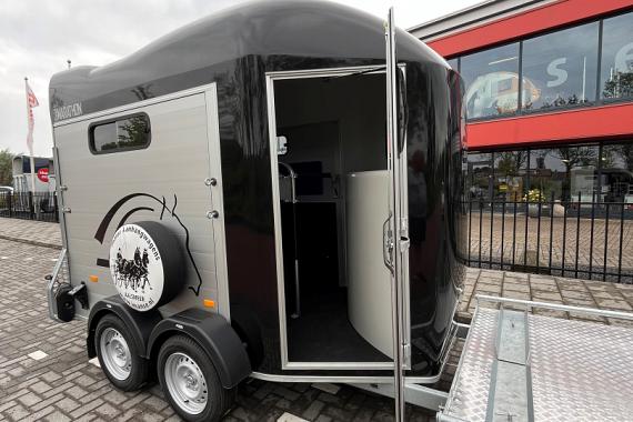Koetsentrailer voor Menwagen
