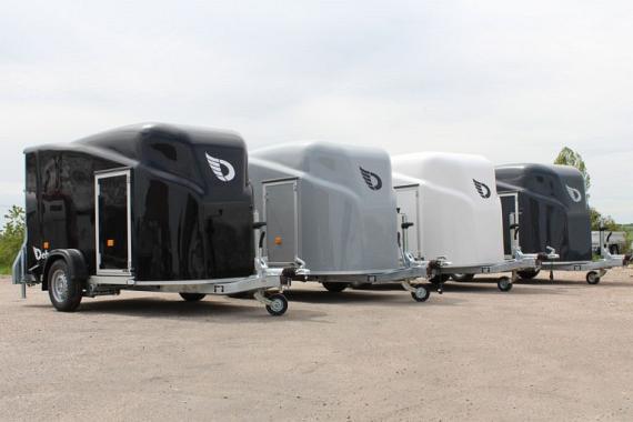 Debon Cargo 1300 Polyester + zijdeur / 1300kg (in kleur)
