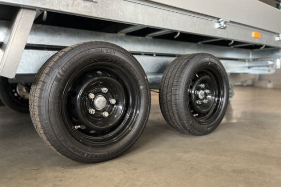 Henra kipper KP273018 / 2700kg 