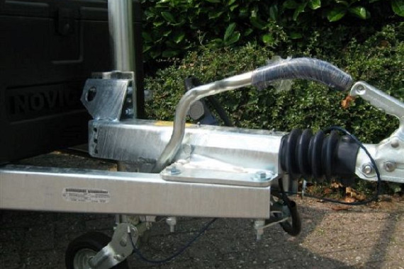 Henra bakwagen BA203013 2as geremd 307x135 cm 2000kg