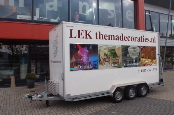 Aangepaste bloemenwagen