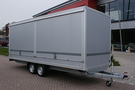 Humbaur gesloten wagen met grote zijklep