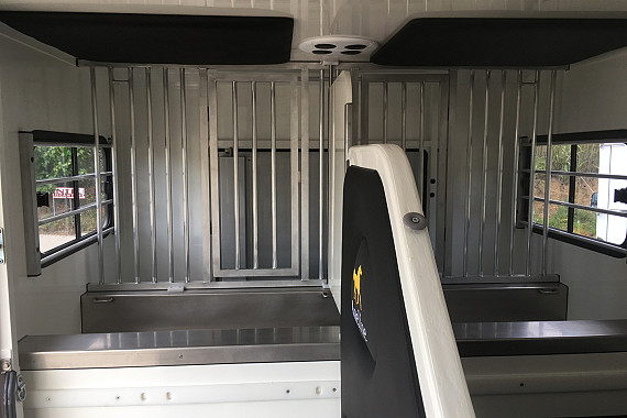 Paardenvrachtwagen / automaat B-rijbewijs (3 pers)