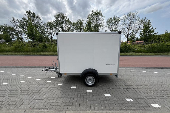 Humbaur gesloten aanhangwagen
