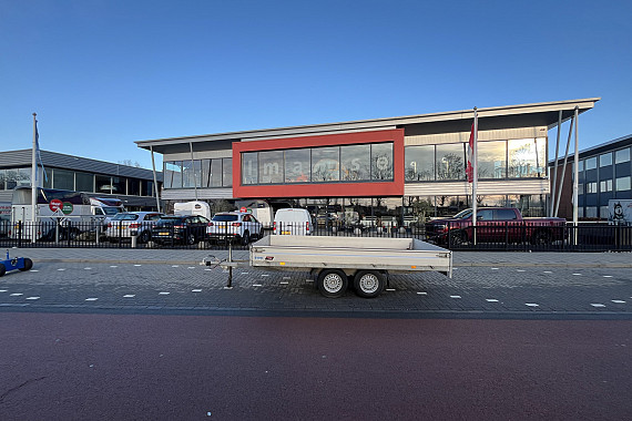 Hapert Plateauwagen / 2700kg