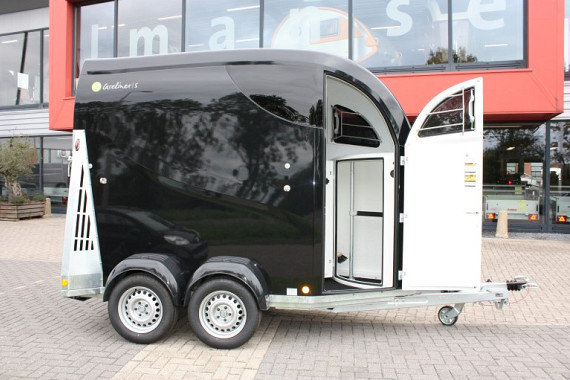 Bucker Careliner-S / 1600kg