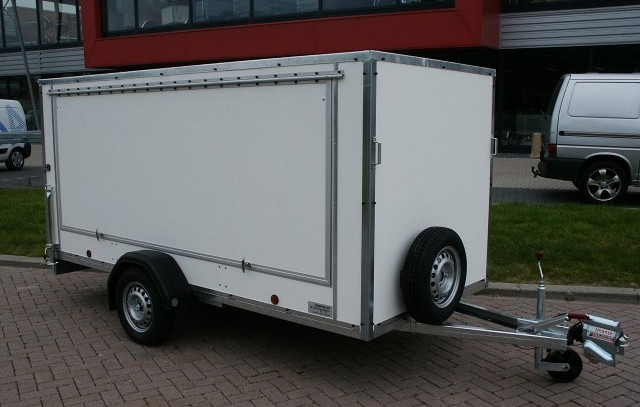 Surfplank gesloten aanhangwagen