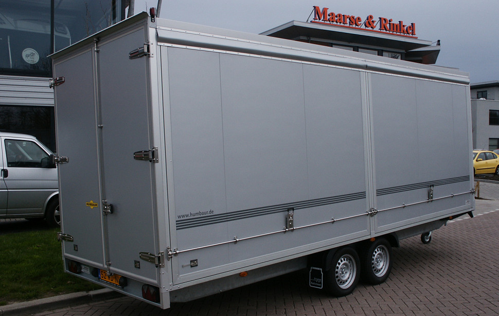 Humbaur gesloten wagen met grote zijklep