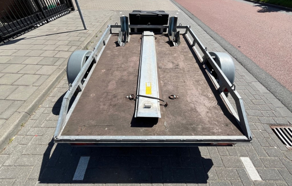Tweedehands Motortrailer / 2 Motoren