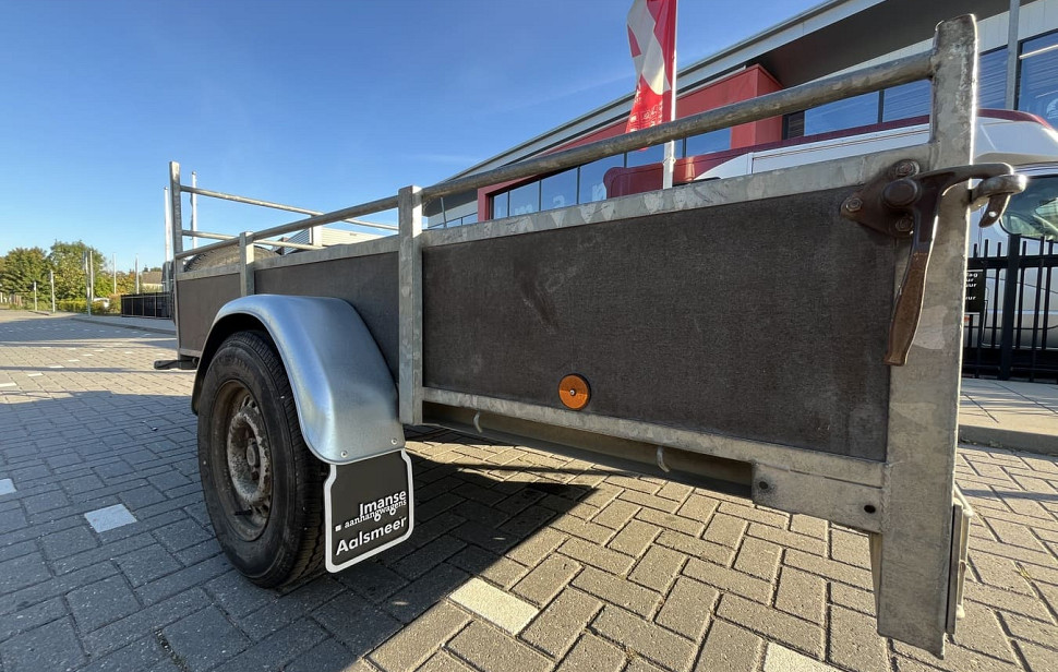 Hapert bakwagen - 1350kg - geremd