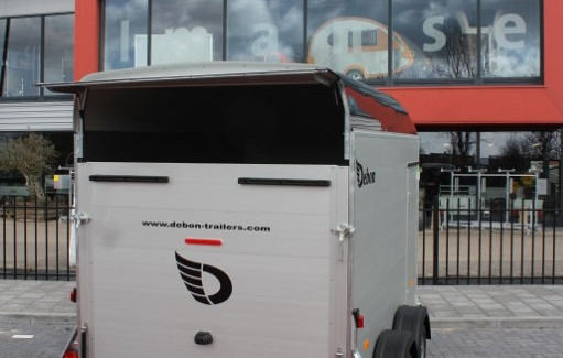 Debon Roadster 500 Aluminium / 2000kg (extra zijdeur)