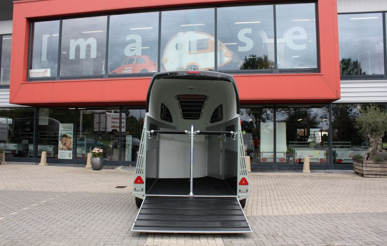 Careliner-ALU 2prds div.kleuren 348x169x239cm 2400/2700kg