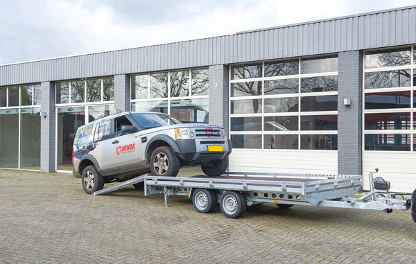 Henra Autotransporter 2as 553x222cm 3000kg