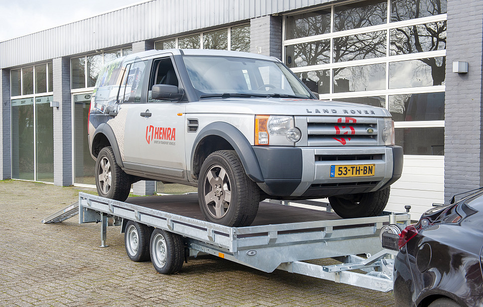 Henra Autotransporter 2as 553x222cm 3000kg