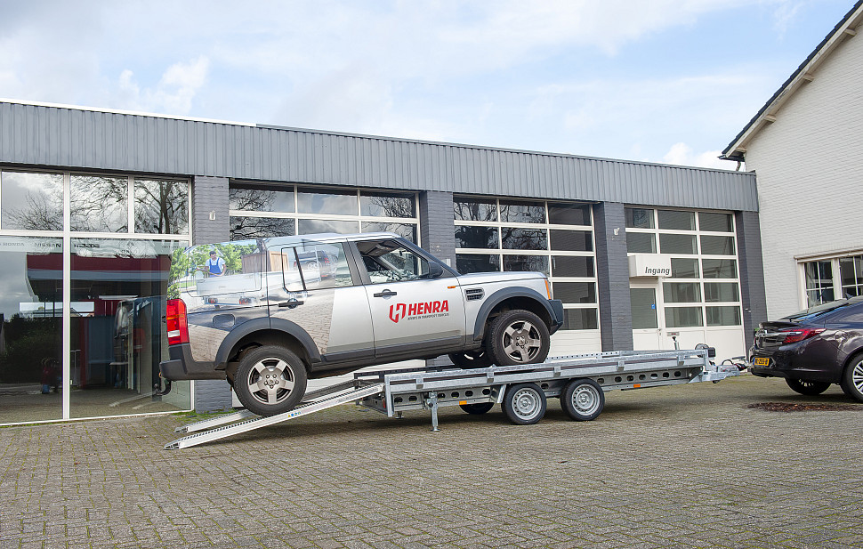 Henra Autotransporter 2as 553x222cm 3000kg
