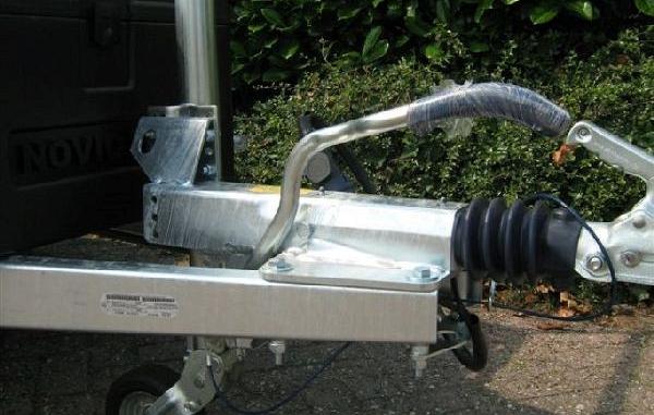 Henra bakwagen BA202513 2as geremd 257x135 cm 2000kg